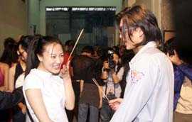 entertainment_14.jpg (7638 bytes)