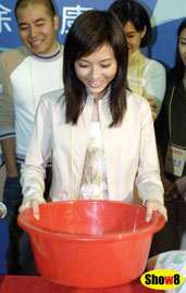 sitcom_09.jpg (7984 bytes)